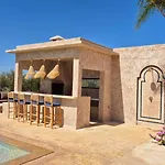 Lalla Essaouira, Villa Najma Avec Piscine Pour 15 Personnes