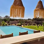 Lalla Essaouira, Villa Najma Avec Piscine Pour 15 Personnes